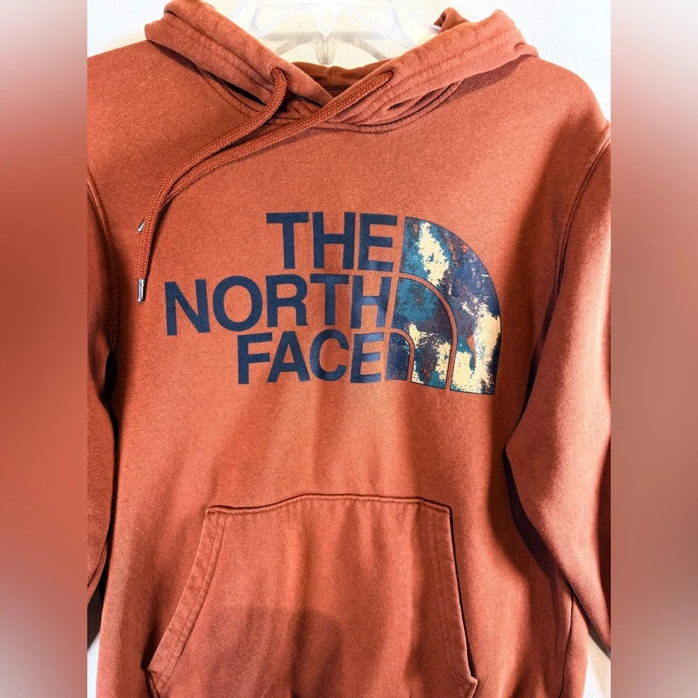 The North Face Hoodie Men’s Small Brown Pullover Graphic Logo Sweatshirt